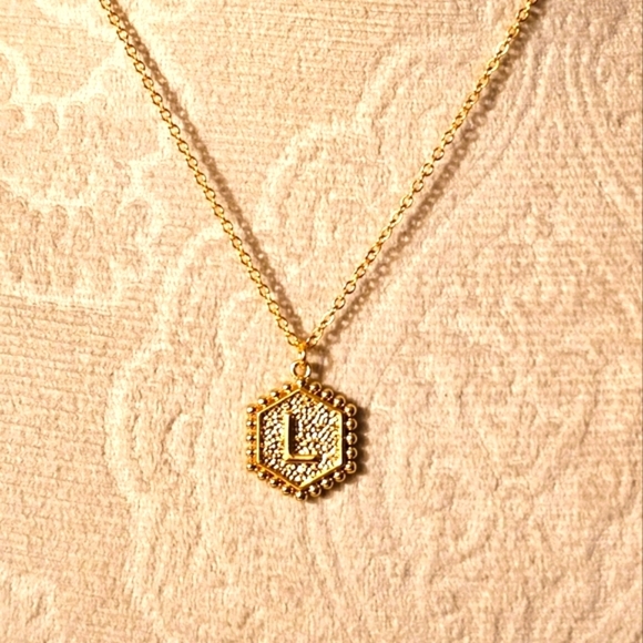 NEW Elegant Gold Initial "L" Pendant Necklace N1P34 - Picture 1 of 5